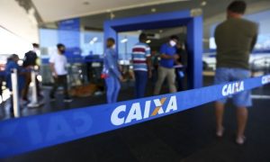 Caixa abre 762 agências neste sábado para pagar auxílio emergencial Caixa abre 762 agências neste sábado para pagar auxílio emergencial