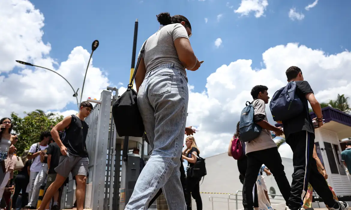 enem-mc_abr_16112025-12